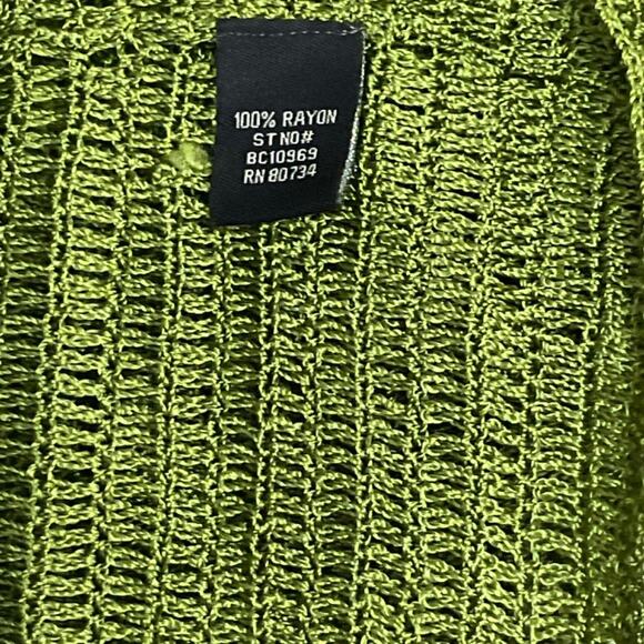 BCBGMaxAzria Green Crochet Knit Top Blouse Long Sleeve Lace Neckline - Picture 5 of 7